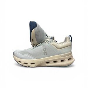 NWOB - Oncloud Cloudnova X Arctic Niagara Women’s size 8